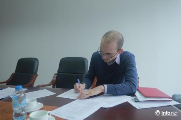 Dan Hauer xin lỗi nhân dân Việt Nam, xin thắp hương cho đại tướng Võ Nguyên Giáp - 1 Dan Hauer xin lỗi nhân dân Việt Nam, xin thắp hương cho đại tướng Võ Nguyên Giáp - 1