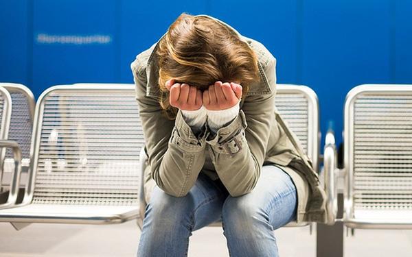 Tốt nghiệp bằng giỏi ở trường đại học danh tiếng nhưng không được công ty nào tuyển dụng, cô gái ngã ngửa khi biết lí do... - 0 Tốt nghiệp bằng giỏi ở trường đại học danh tiếng nhưng không được công ty nào tuyển dụng, cô gái ngã ngửa khi biết lí do... - 0