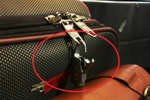 Lật tẩy chiêu trò “chôm” hành lý ở sân bay Việt Nam và mẹo hay phòng tránh - 2 Lật tẩy chiêu trò “chôm” hành lý ở sân bay Việt Nam và mẹo hay phòng tránh - 2