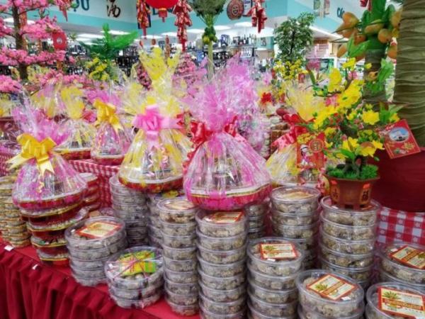 Người Việt hải ngoại biếu quà Tết: ‘Đơn giản’ và ‘không bắt buộc’ - 0 Người Việt hải ngoại biếu quà Tết: ‘Đơn giản’ và ‘không bắt buộc’ - 0