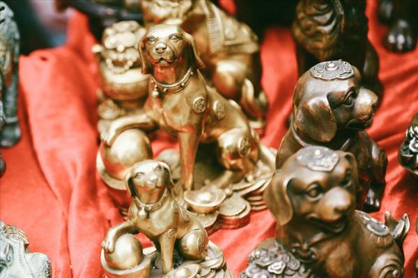 Những món đồ khó định giá ở phiên chợ đồ cổ giữa thủ đô - 3 Những món đồ khó định giá ở phiên chợ đồ cổ giữa thủ đô - 3