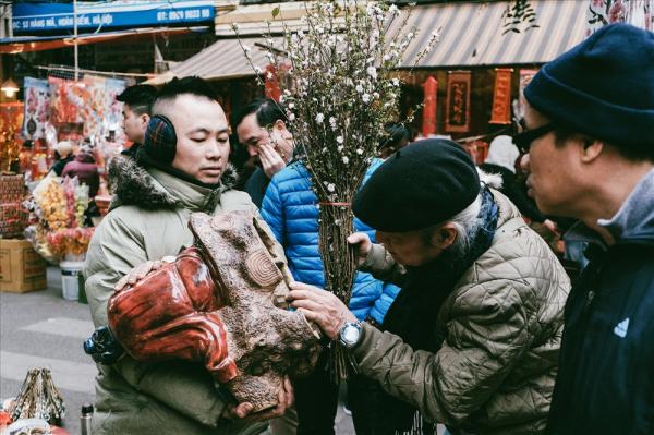 Những món đồ khó định giá ở phiên chợ đồ cổ giữa thủ đô - 5 Những món đồ khó định giá ở phiên chợ đồ cổ giữa thủ đô - 5