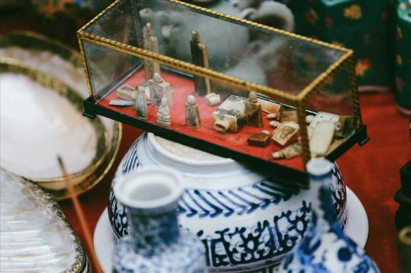 Những món đồ khó định giá ở phiên chợ đồ cổ giữa thủ đô - 7 Những món đồ khó định giá ở phiên chợ đồ cổ giữa thủ đô - 7