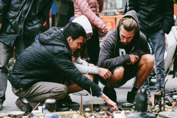 Những món đồ khó định giá ở phiên chợ đồ cổ giữa thủ đô - 11 Những món đồ khó định giá ở phiên chợ đồ cổ giữa thủ đô - 11