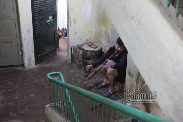 Nồi bánh chưng đỏ lửa khắp phố Hà Nội - 4 Nồi bánh chưng đỏ lửa khắp phố Hà Nội - 4