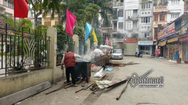 Nồi bánh chưng đỏ lửa khắp phố Hà Nội - 10 Nồi bánh chưng đỏ lửa khắp phố Hà Nội - 10