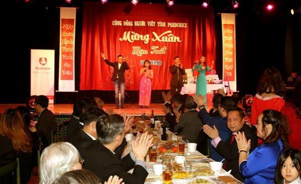 Rộn ràng Tết cộng đồng của kiều bào khắp năm châu - 10 Rộn ràng Tết cộng đồng của kiều bào khắp năm châu - 10