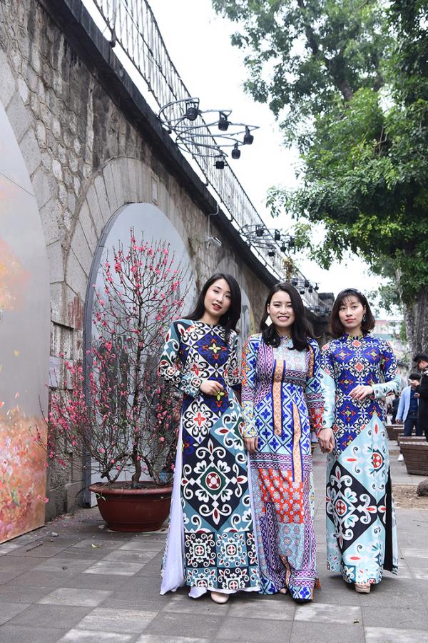 Một Hà Nội khác lạ sáng mùng 1 tết - 6