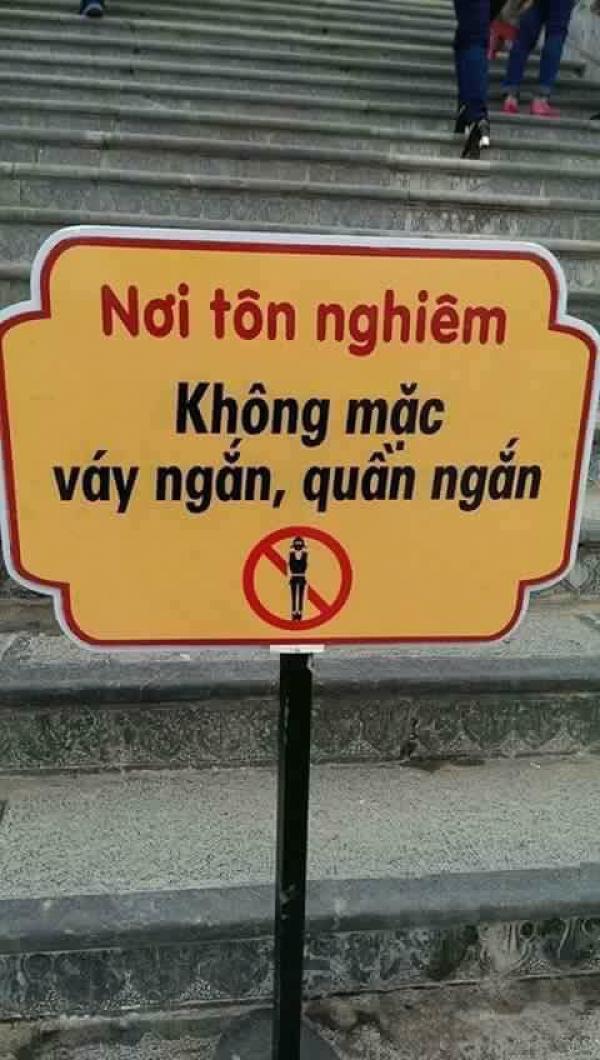 Ngán ngẩm hình ảnh các thiếu nữ ăn mặc thiếu vải đi chùa đầu năm - 3 Ngán ngẩm hình ảnh các thiếu nữ ăn mặc thiếu vải đi chùa đầu năm - 3