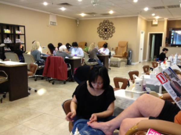 Tiệm làm móng của người Việt ở Mỹ liên tục bị khách quỵt tiền - 0 Tiệm làm móng của người Việt ở Mỹ liên tục bị khách quỵt tiền - 0