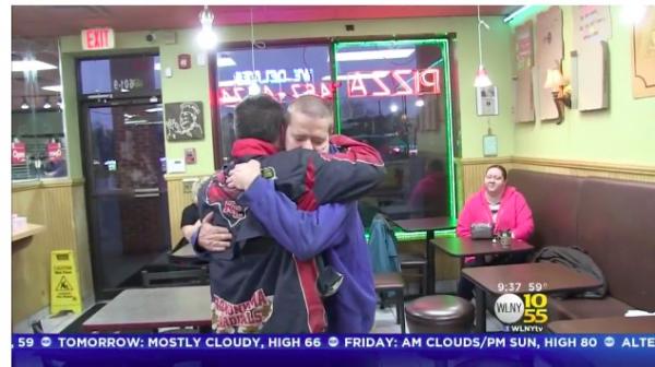 Điều đặc biệt trong chiếc bánh pizza đã cứu mạng người đàn ông góa vợ - 4 Điều đặc biệt trong chiếc bánh pizza đã cứu mạng người đàn ông góa vợ - 4