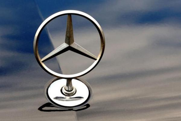 Tỷ phú Trung Quốc trở thành cổ đông lớn nhất của Daimler - 1 Tỷ phú Trung Quốc trở thành cổ đông lớn nhất của Daimler - 1