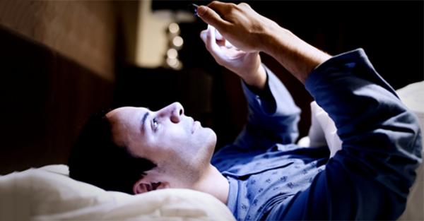Nếu bạn phải sử dụng điện thoại trước khi ngủ, hãy nhớ thật kỹ 8 điều sau - 0 Nếu bạn phải sử dụng điện thoại trước khi ngủ, hãy nhớ thật kỹ 8 điều sau - 0