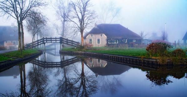 Đến thăm ngôi làng dập dềnh sóng nước ở Hà Lan, nơi thời gian phủ bóng những lớp rêu xanh - 0 Đến thăm ngôi làng dập dềnh sóng nước ở Hà Lan, nơi thời gian phủ bóng những lớp rêu xanh - 0