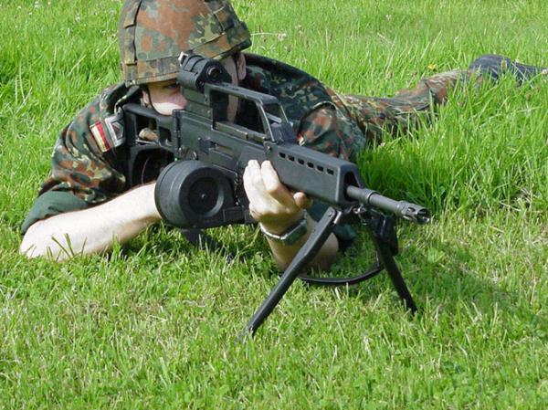 Thán phục khả năng biến hóa súng trường tấn công của người Đức - 3 Thán phục khả năng biến hóa súng trường tấn công của người Đức - 3
