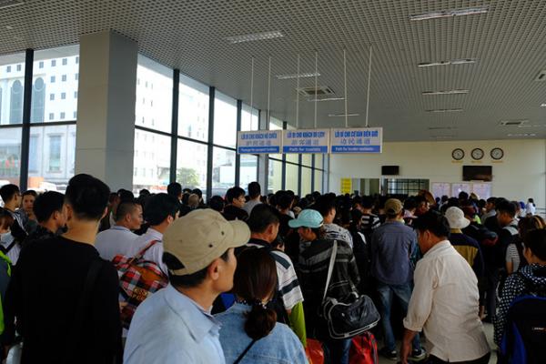Hàng vạn ‘người già’ Trung Quốc ồ ạt vào Việt Nam - 0 Hàng vạn ‘người già’ Trung Quốc ồ ạt vào Việt Nam - 0