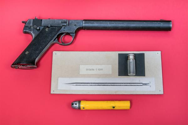 Những vũ khí của gián điệp phương Tây từng bị Liên Xô thu giữ - 11 Những vũ khí của gián điệp phương Tây từng bị Liên Xô thu giữ - 11