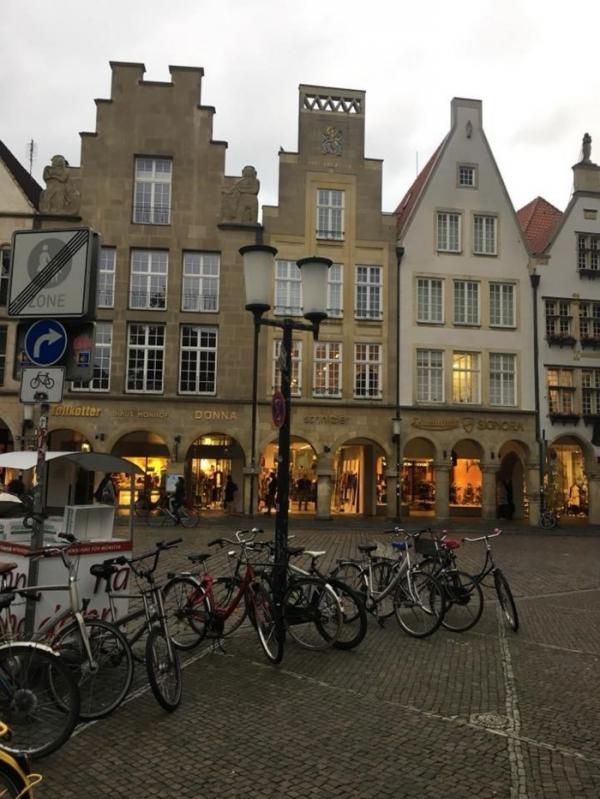 Chưa phát hiện người Việt thương vong trong vụ đâm xe ở Đức - 3 Chưa phát hiện người Việt thương vong trong vụ đâm xe ở Đức - 3