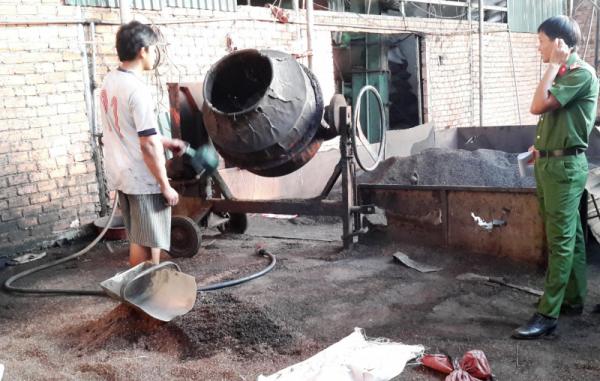 Chủ 3 tấn cà phê bẩn nhuộm bằng than pin khai gì? - 0 Chủ 3 tấn cà phê bẩn nhuộm bằng than pin khai gì? - 0
