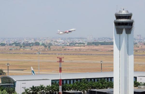 Hàng không Việt thót tim vì máy bay suýt đụng nhau trên trời - 1 Hàng không Việt thót tim vì máy bay suýt đụng nhau trên trời - 1