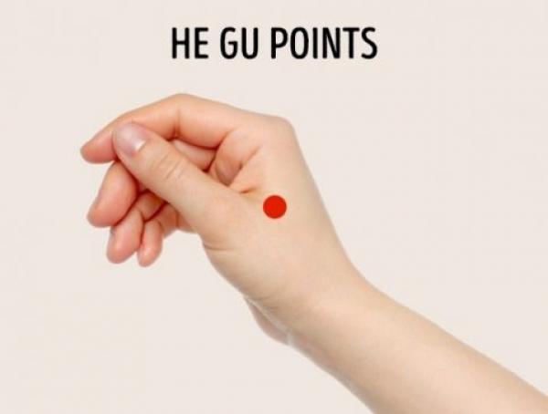 8 huyệt vị giúp bạn cắt ngay cơn đau đầu mà không cần dùng thuốc - 1 8 huyệt vị giúp bạn cắt ngay cơn đau đầu mà không cần dùng thuốc - 1