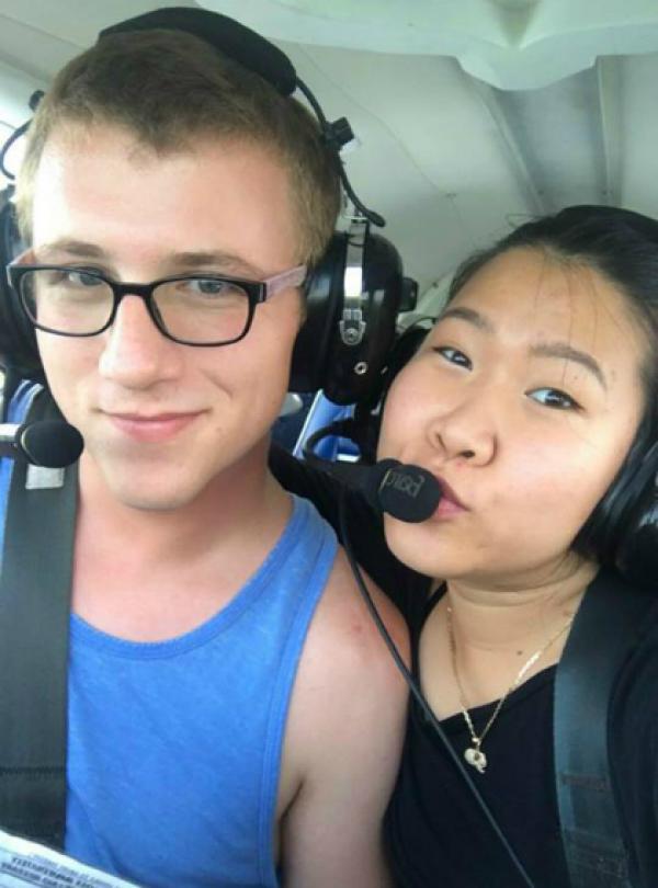 Anh phi công Mỹ trúng sét ái tình với cô y tá Việt - 1 Anh phi công Mỹ trúng sét ái tình với cô y tá Việt - 1