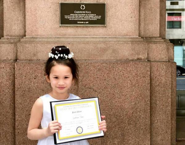 Bé gái gốc Việt 6 tuổi giành hai giải nhất piano quốc tế tại Mỹ - 0 Bé gái gốc Việt 6 tuổi giành hai giải nhất piano quốc tế tại Mỹ - 0