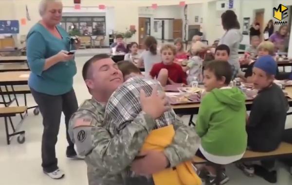 Cha đừng đi xa nữa! Cha có biết con rất nhớ cha không? - 4