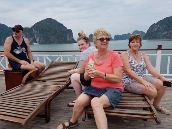 Chuyến đi kinh dị đến Hạ Long: Xin lỗi khách Úc, mời du lịch miễn phí - 0 Chuyến đi kinh dị đến Hạ Long: Xin lỗi khách Úc, mời du lịch miễn phí - 0