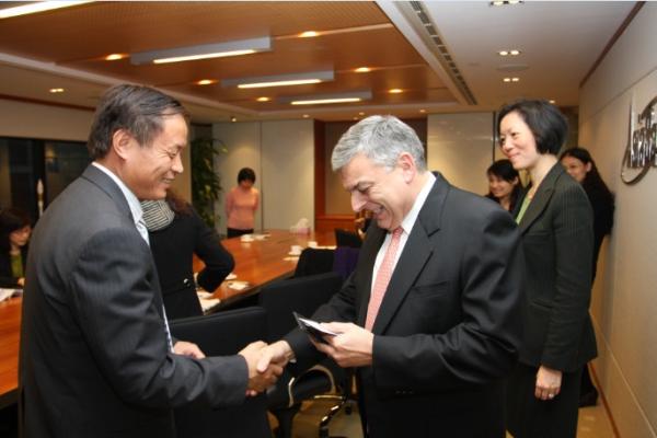 Giao tiếp xã hội với người Đức như thế nào cho đúng với văn hóa Đức? - 0 Giao tiếp xã hội với người Đức như thế nào cho đúng với văn hóa Đức? - 0