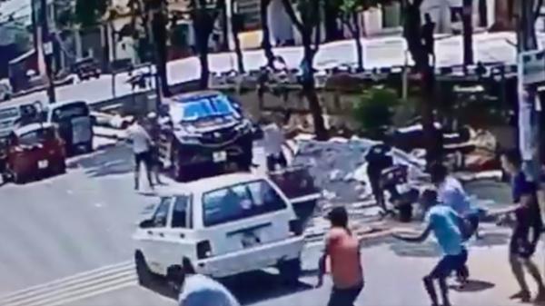 Nam Định: Điều tra vụ nhóm côn đồ mang dao kiếm và súng để đòi nợ - 1 Nam Định: Điều tra vụ nhóm côn đồ mang dao kiếm và súng để đòi nợ - 1
