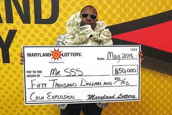 Nhờ thiếu 10 ‘đô’, mua được vé số trúng 1 tỉ đồng - 0 Nhờ thiếu 10 ‘đô’, mua được vé số trúng 1 tỉ đồng - 0