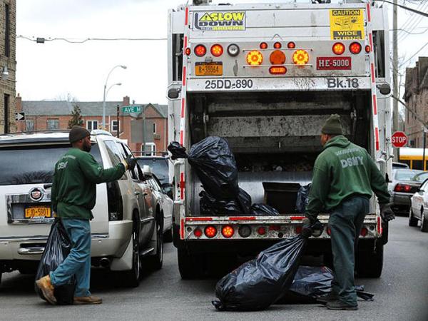 Tại sao trúng tuyển công nhân thu rác ở Mỹ khó hơn thi vào đại học Harvard? - 2 Tại sao trúng tuyển công nhân thu rác ở Mỹ khó hơn thi vào đại học Harvard? - 2