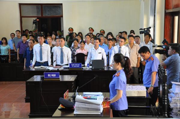 Toàn cảnh 4 ngày xét xử bác sĩ Hoàng Công Lương - 1 Toàn cảnh 4 ngày xét xử bác sĩ Hoàng Công Lương - 1