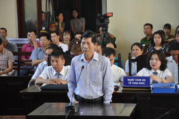 Toàn cảnh 4 ngày xét xử bác sĩ Hoàng Công Lương - 16 Toàn cảnh 4 ngày xét xử bác sĩ Hoàng Công Lương - 16