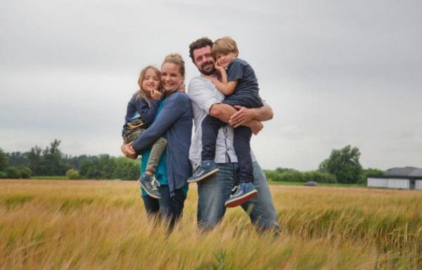 Trò chuyện với một người vô gia cư, người phụ nữ không ngờ cuộc đời mình hoàn toàn thay đổi 10 năm sau đó chỉ vì “đôi mắt nâu tuyệt đẹp” - 5 Trò chuyện với một người vô gia cư, người phụ nữ không ngờ cuộc đời mình hoàn toàn thay đổi 10 năm sau đó chỉ vì “đôi mắt nâu tuyệt đẹp” - 5