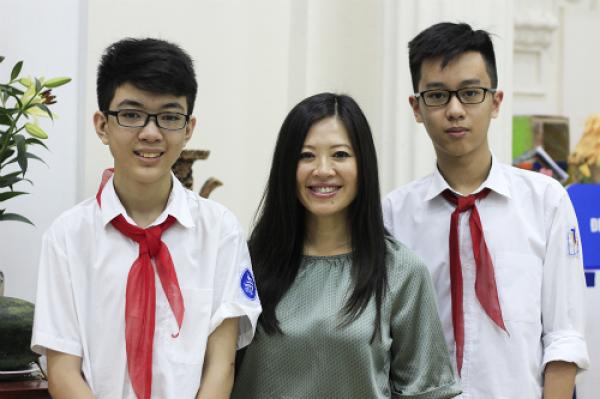 Việt Nam: Học sinh lớp 8 chế cánh tay robot điều khiển bằng suy nghĩ - 2 Việt Nam: Học sinh lớp 8 chế cánh tay robot điều khiển bằng suy nghĩ - 2