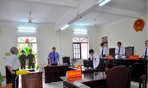 Vụ ông lão 77 tuổi dâm ô trẻ em thoát án tù giam: Đó là sự phỉ báng công lý - 0 Vụ ông lão 77 tuổi dâm ô trẻ em thoát án tù giam: Đó là sự phỉ báng công lý - 0
