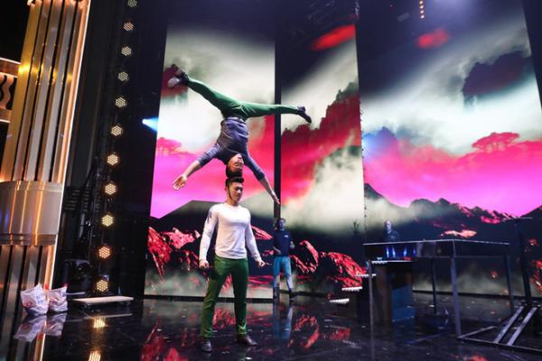 Khán giả phẫn nộ vì cho rằng Quốc Cơ - Quốc Nghiệp xứng đáng giành Quán quân Britains Got Talent - 2 Khán giả phẫn nộ vì cho rằng Quốc Cơ - Quốc Nghiệp xứng đáng giành Quán quân Britains Got Talent - 2