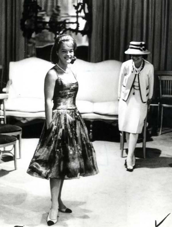 Nhà thiết kế lừng danh Coco Chanel nhắn gửi 3 bài học sâu sắc dành cho phụ nữ - 5