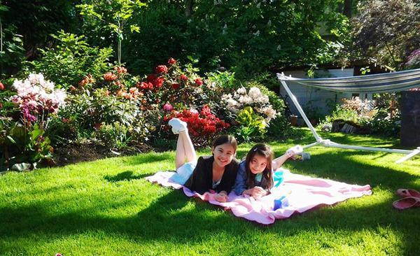 “Chốn thiên đường” 500m² giữa nước Đức của mẹ Việt có ông chồng tâm lý giúp chặt cây, xây vườn - 0