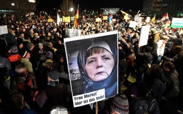 Đức: Liệu “bà đầm thép” Angela Merkel có vượt qua được bão táp chính trị? - 0 Đức: Liệu “bà đầm thép” Angela Merkel có vượt qua được bão táp chính trị? - 0