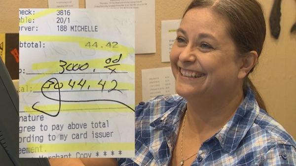 Nhận được tiền tip quá lớn, người phục vụ bị sốc khi biết lý do chính là nụ cười của mình - 3 Nhận được tiền tip quá lớn, người phục vụ bị sốc khi biết lý do chính là nụ cười của mình - 3