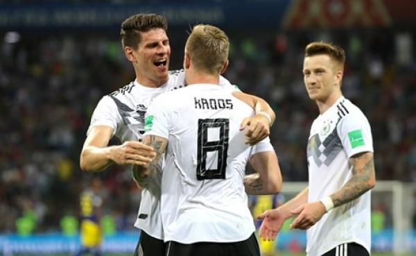 Toni Kroos ghi tuyệt phẩm, Đức ngược dòng trong thế 10 người - 1 Toni Kroos ghi tuyệt phẩm, Đức ngược dòng trong thế 10 người - 1