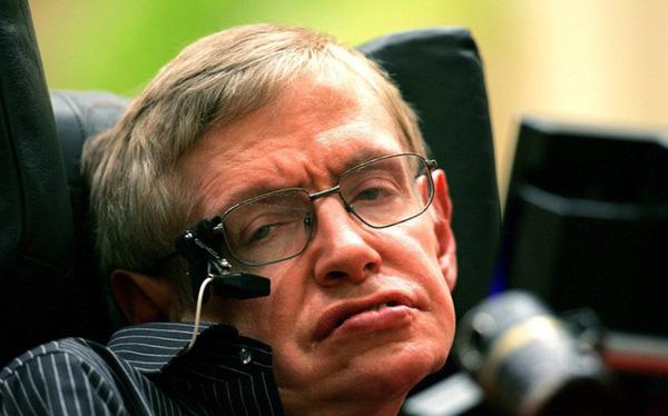 Từ lời nhắn quan trọng nhất của thiên tài vật lý Stephen Hawking tới màn hồi sinh trước cửa địa ngục của cỗ xe tăng Đức: Hãy nhìn lên những vì sao và đừng nhìn xuống dưới chân... - 1 Từ lời nhắn quan trọng nhất của thiên tài vật lý Stephen Hawking tới màn hồi sinh trước cửa địa ngục của cỗ xe tăng Đức: Hãy nhìn lên những vì sao và đừng nhìn xuống dưới chân... - 1