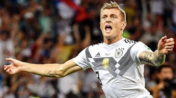 Xem lại bàn thắng “kinh điển” giải cứu tuyển Đức của Toni Kroos qua ảnh - 0 Xem lại bàn thắng “kinh điển” giải cứu tuyển Đức của Toni Kroos qua ảnh - 0