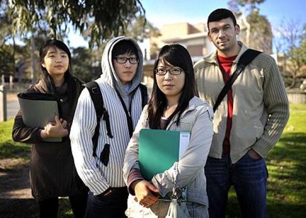 Du học và quyết định về hay ở?