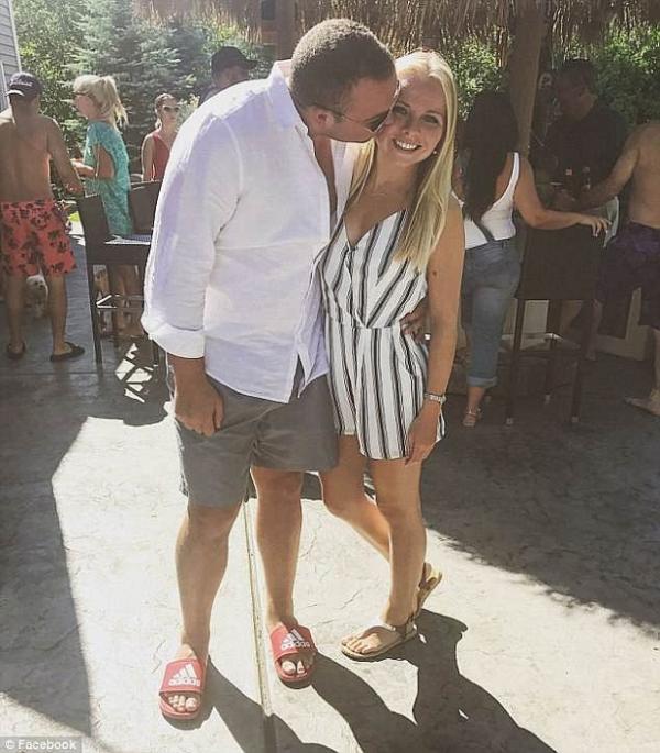 Xúc động người cha chống chọi với ung thư từng ngày để được thấy con gái kết hôn - 4