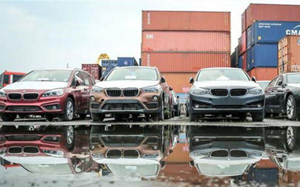 322 xe sang BMW tại cảng TP.HCM được tái xuất về Đức - 0 322 xe sang BMW tại cảng TP.HCM được tái xuất về Đức - 0