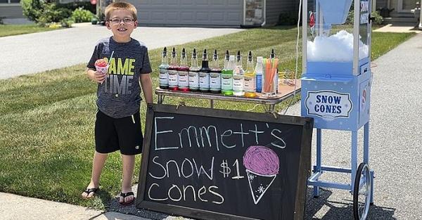 Xe đá bào của cậu bé 6 tuổi và bài học về giá trị đồng tiền